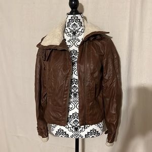 Last Kiss Jacket Coat Sz M pockets zips up Trendy Timeless